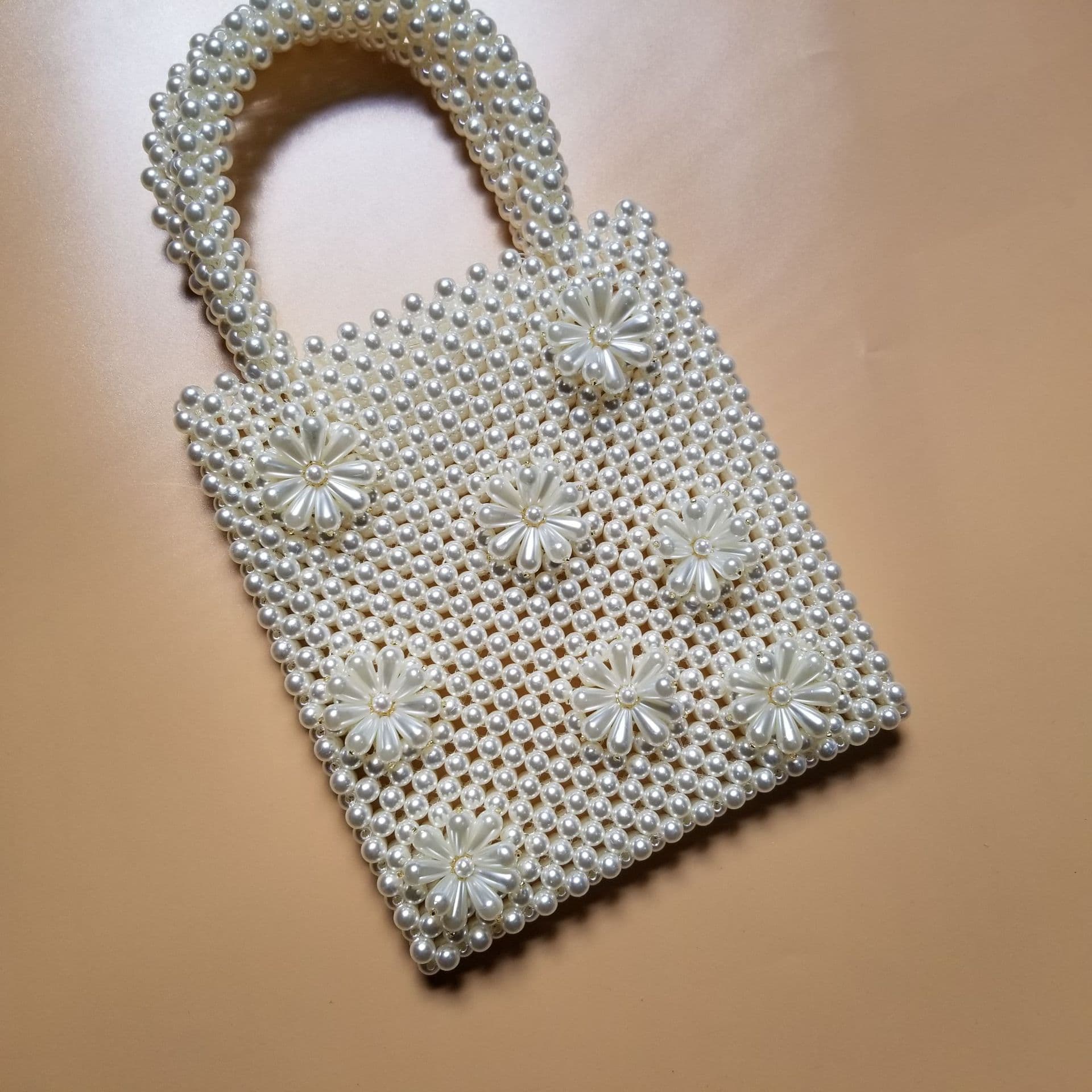 Factory direct sales ZN pearl flower beaded handmade bag niche popular heavy industry handbag ABS beaded flower beaded bag