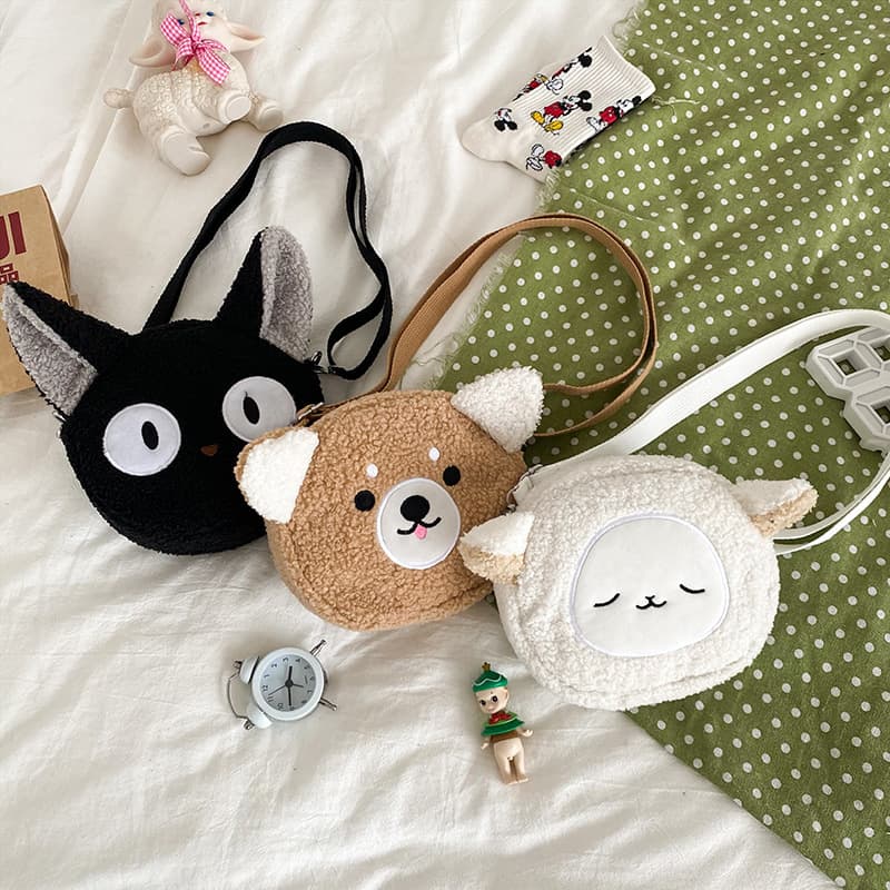 2020 autumn/winter new Japanese-style ins cute ugly-cute soft girl plush small bag, quirky cat bear sheep bag