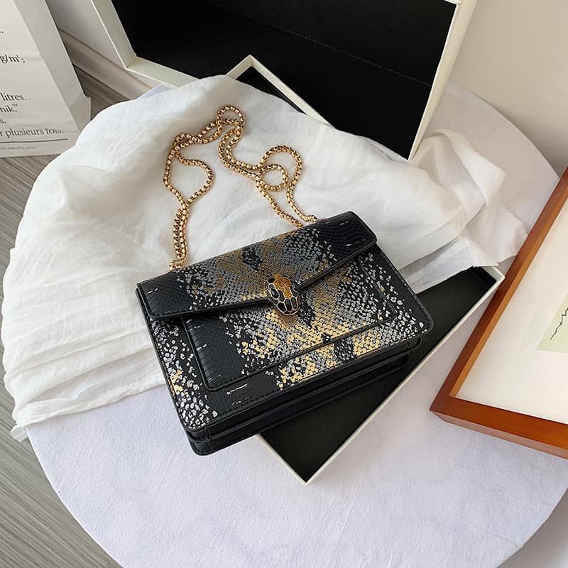 Retro European and American style women's bags, 2020 new snakeskin pattern chain small square bag, fashionable and unique shoulder bag/crossbody bag.