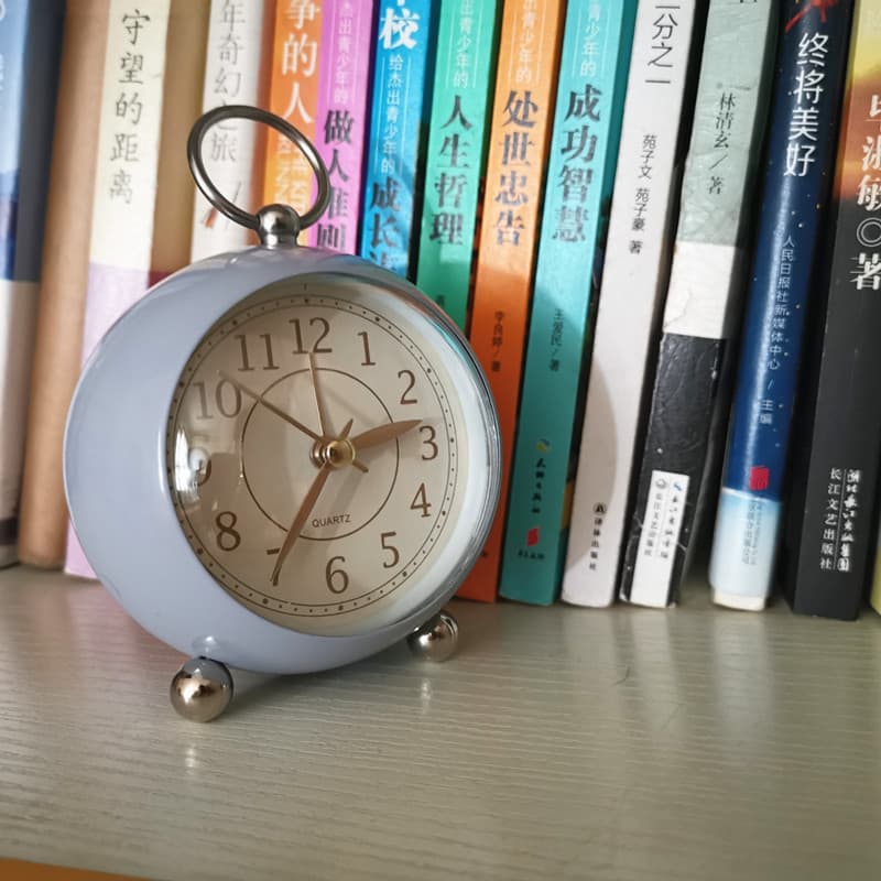 Hanging metal alarm clock, desk clock for study, Nordic style minimalist student dormitory clock, silent night light.