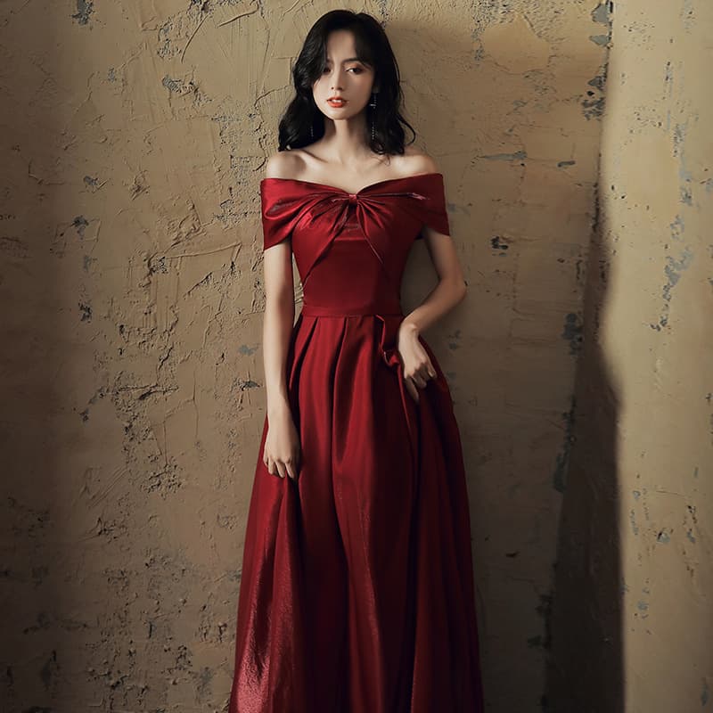 Toast Wear Bride 2026 New Style Small and Attractive Wine Red Long Wedding Evening Dress Satin Temperament Looks Slim