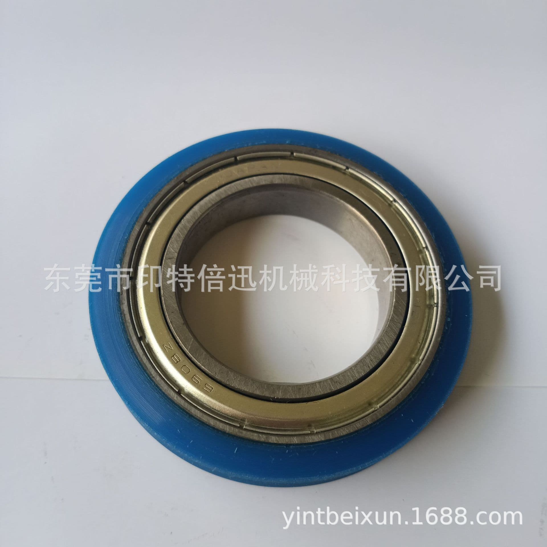 We supply brand new, custom-coated rubber rollers, die-cutting machine pressure rollers, paper pressure cylinders, and label machine pressure rollers.
