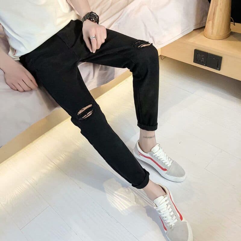 Trendy Korean Style Jeans Men's Slim Fit Black Denim Cotton Pants With Destressed Hip Hop Slim Fit Leggings For Casual Wear