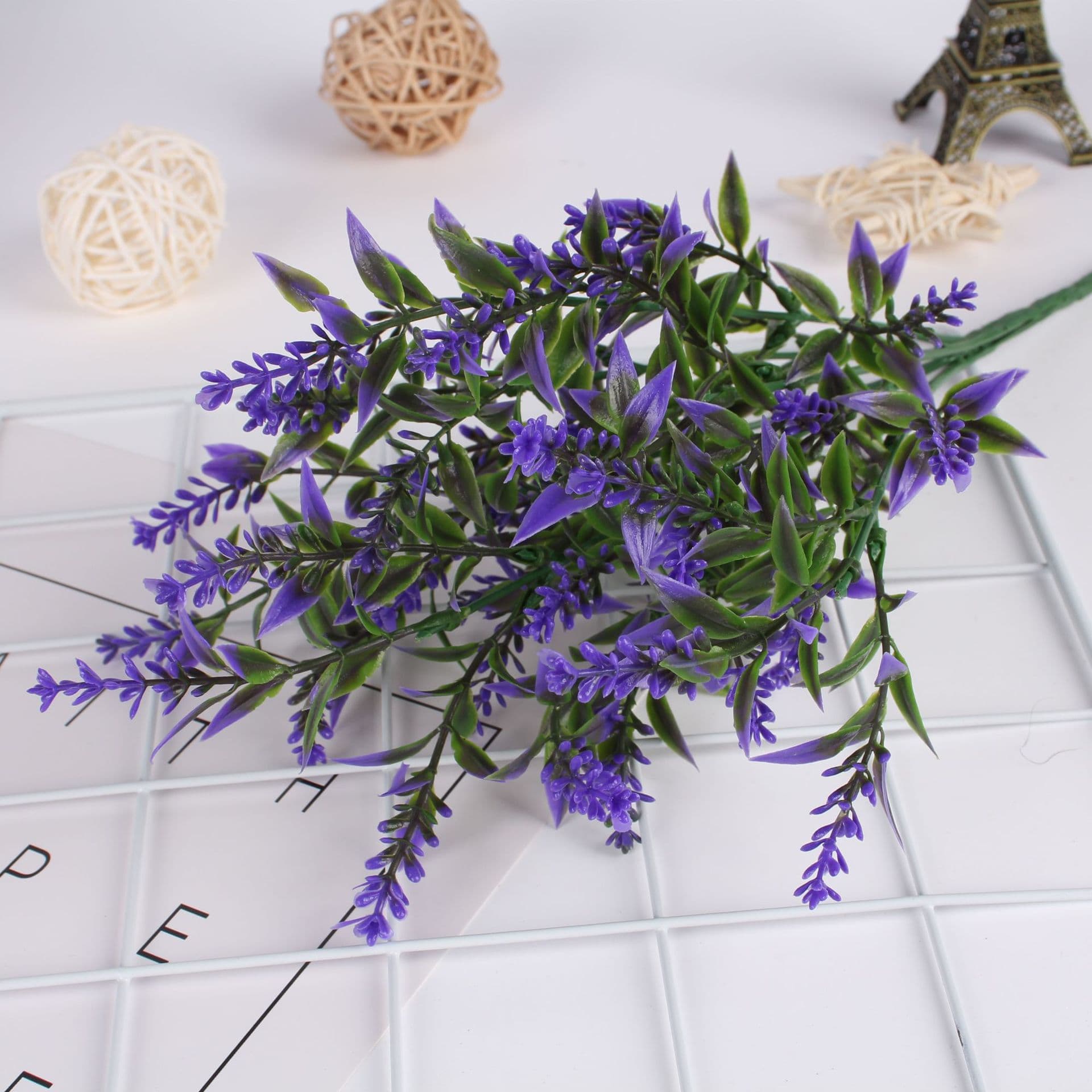 Cross-border hot-selling artificial engineering green plants and aquatic plants bouquets, artificial plant wall leaves plastic flowers, 7-head plastic bouquets