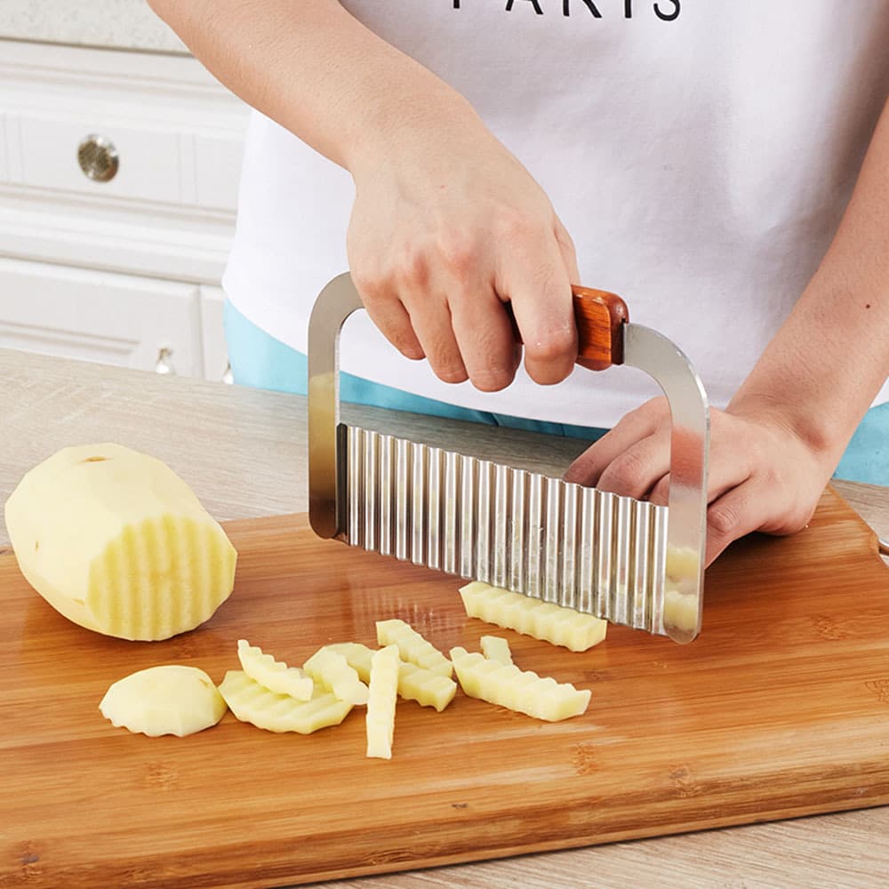 Wooden Handle Potato Cutter Stainless Steel Crinkle Fry Cutter Kitchen Tool Multifunctional Vegetable Crinkle Knife