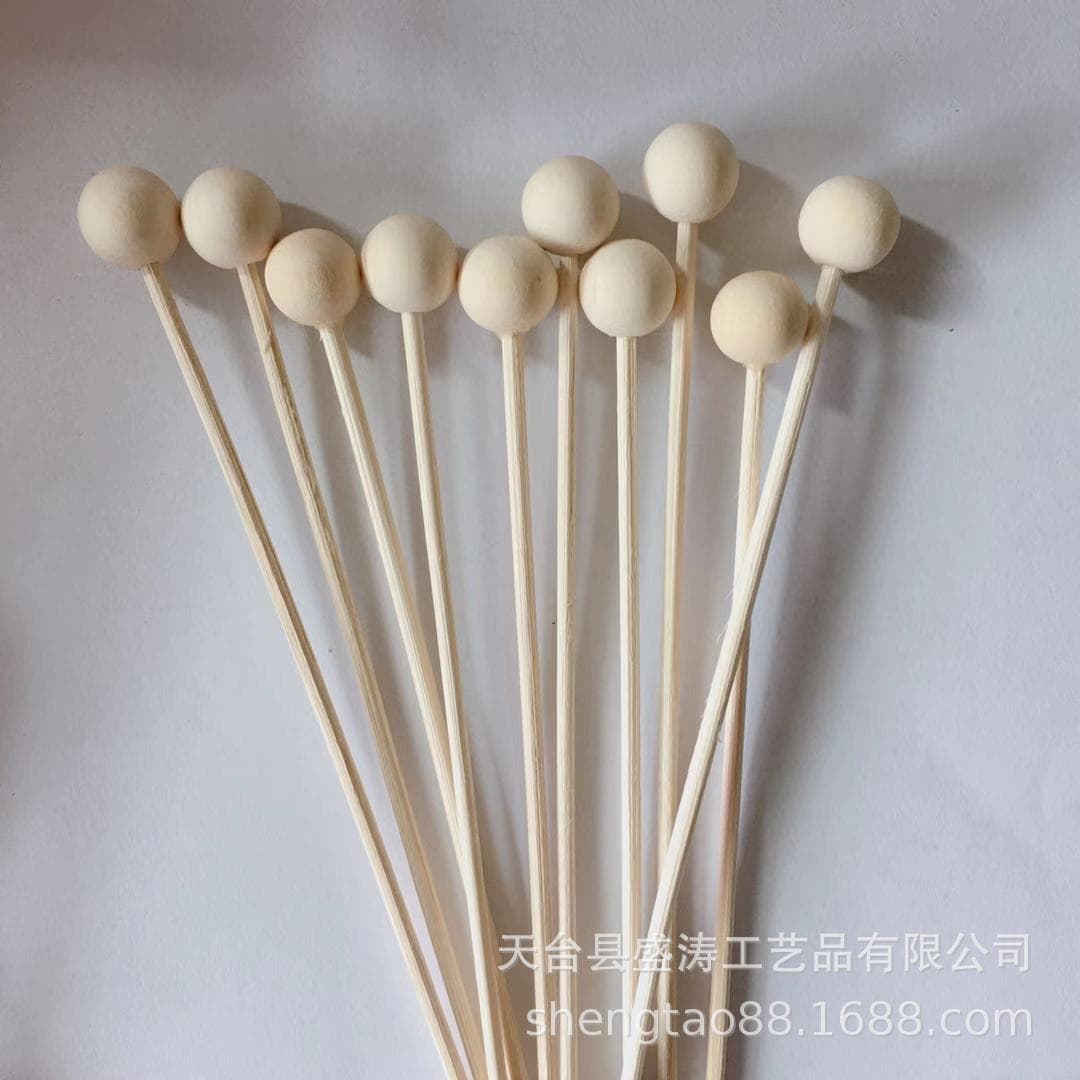 New flameless aromatherapy essential oil liquid fragrance diffuser stick with high-end rattan handle for home indoor use.