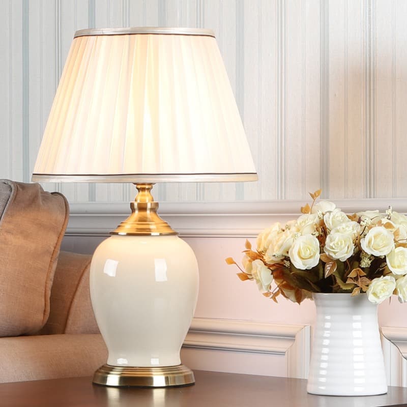 American-style bedroom table lamp, modern minimalist nightstand light, Nordic retro warm Chinese ceramic creative master bedroom decoration