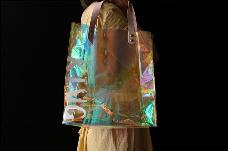 Korean-style versatile laser PVC transparent tote bag, large capacity fashion shopping bag, waterproof cosmetic shoulder bag