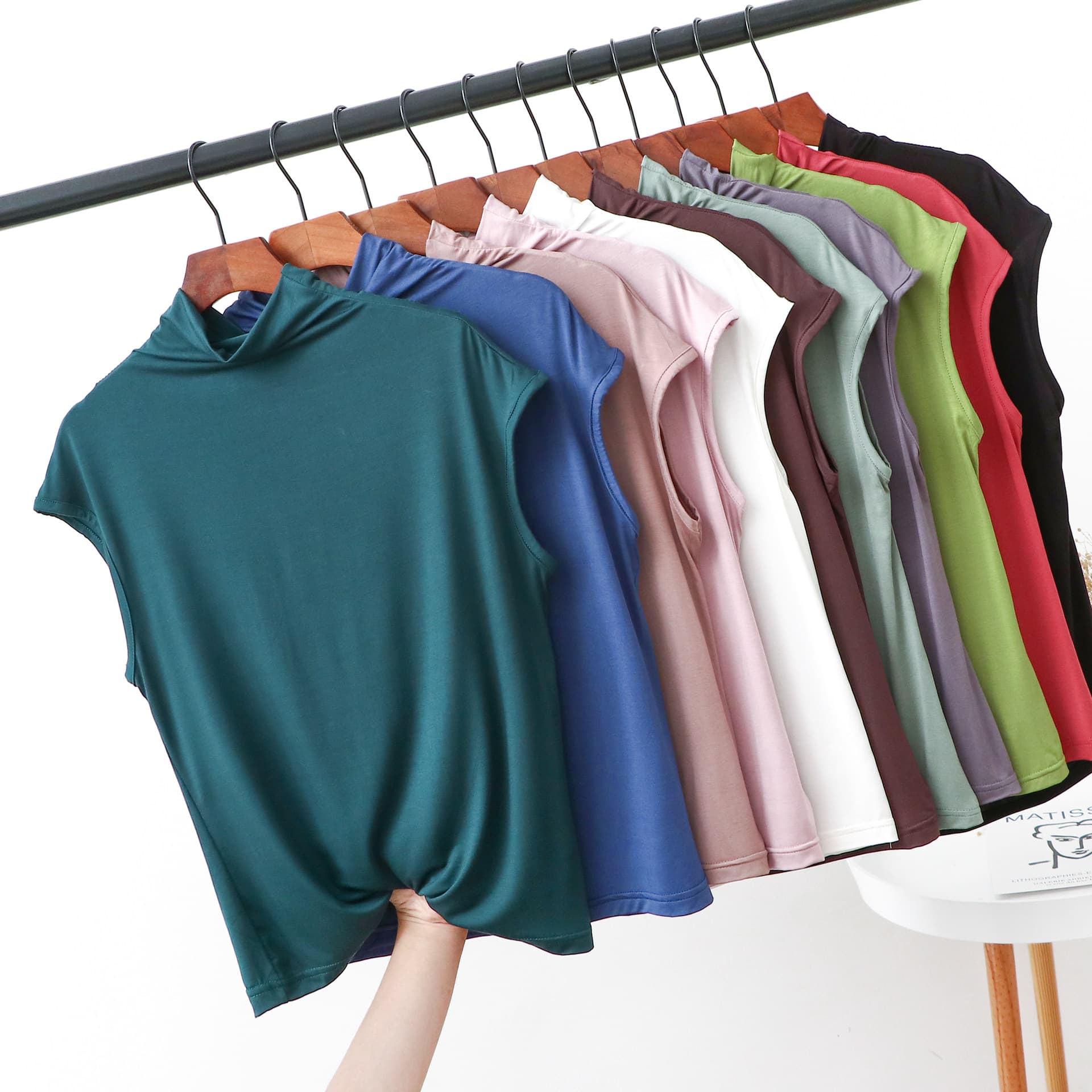 Jinyixuan Slim Fit Korean Style High Neck Sleeveless Solid Color Top T-Shirt Mock Neck Sleeveless Base Layer Shirt for Women Spring Autumn