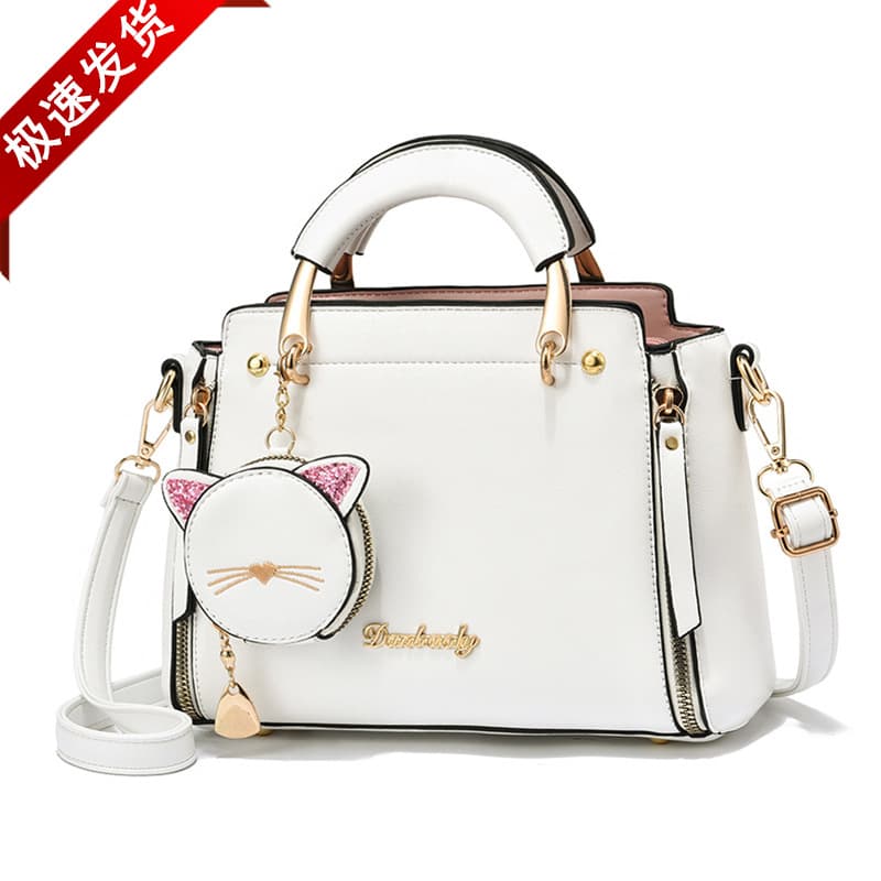 Fashionable Large Capacity Cat Pendant Ladies Handbag Soft PU Leather Single Shoulder Bag with Mobile Phone Pocket And Zipper