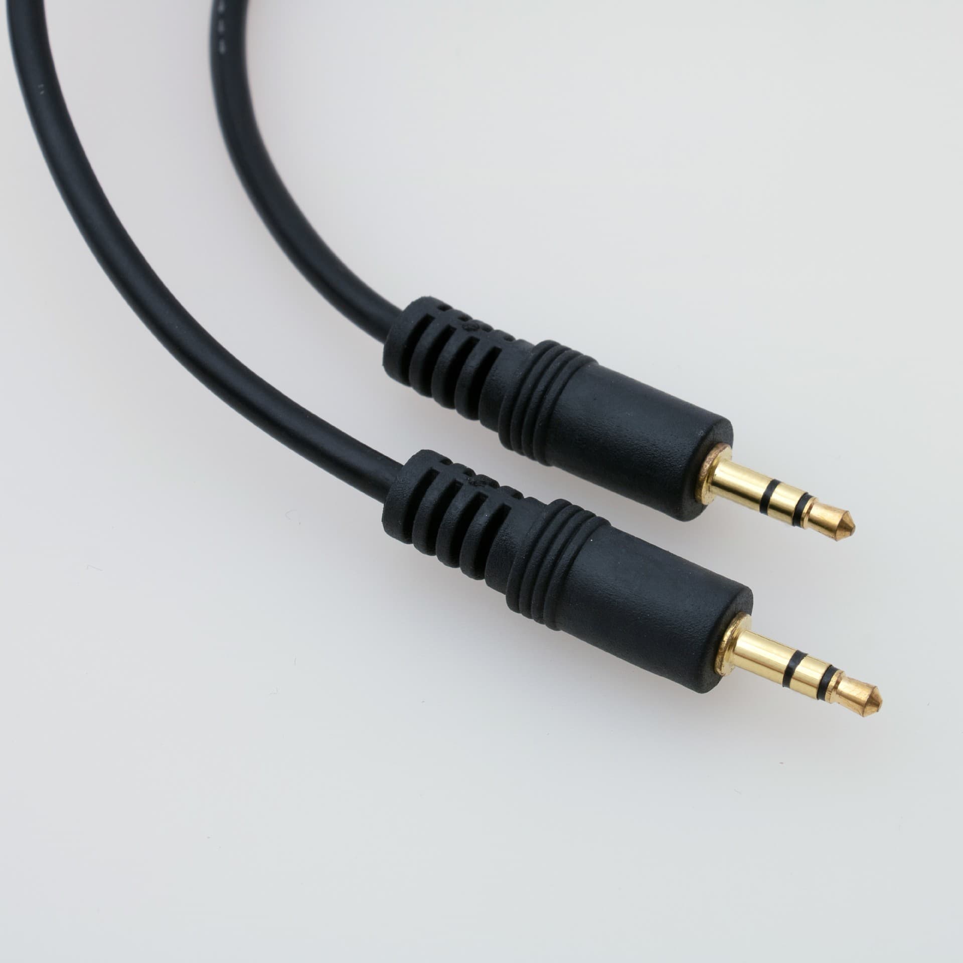 1.5-meter 3.5mm audio cable, pure copper male-to-male audio recording cable (individually packaged)