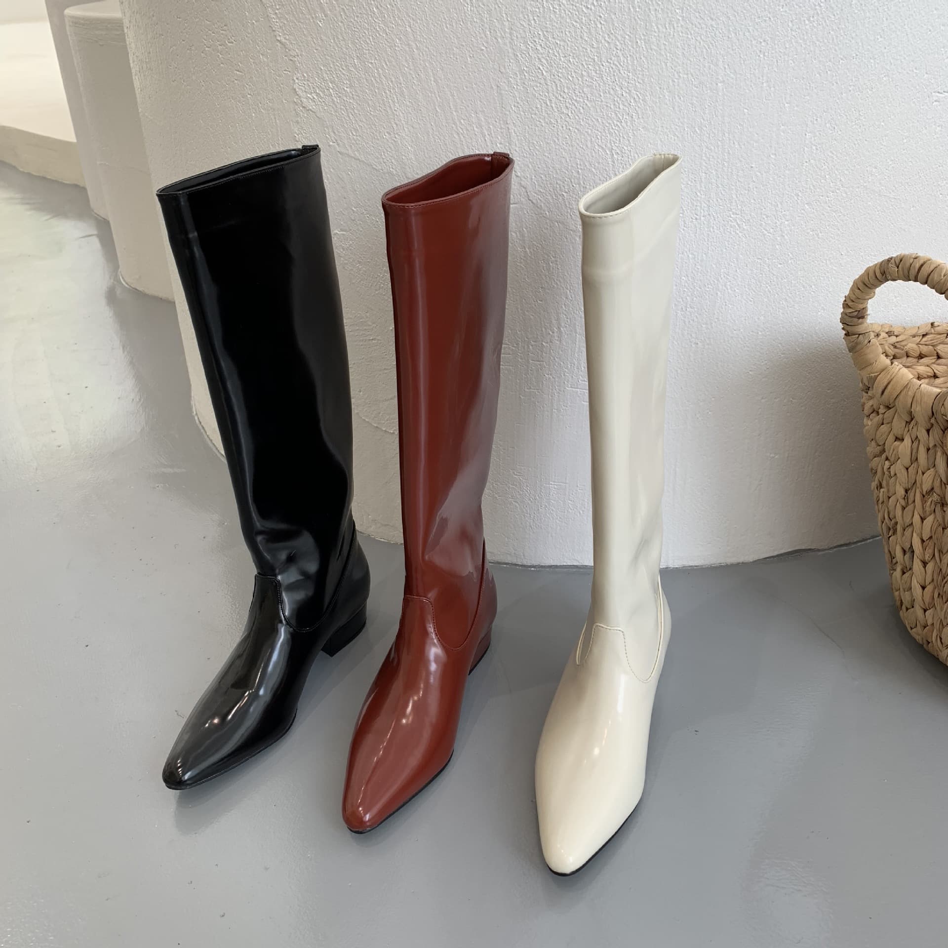 2020 Autumn/Winter New Trend Low Heel High Shaft Long Boots for Women Niche NR Pointed Toe Chunky Heel Not Over Knee Fashion Riding Boots