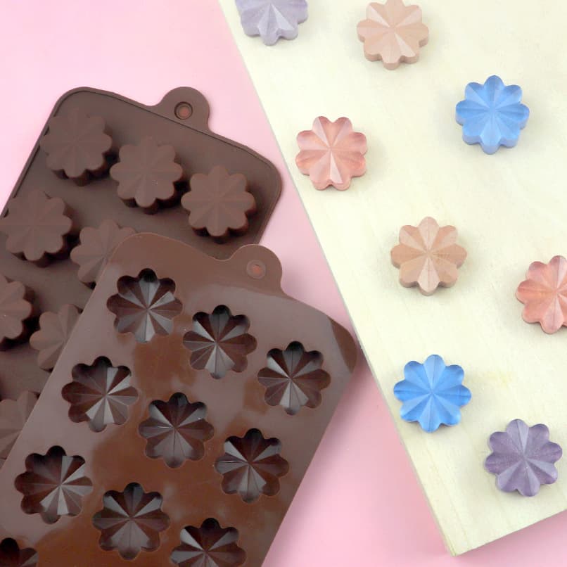 Xunwei In Stock 15-Piece Small Daisy Fire Seal Wax Bead Mold DIY Soap Mold Ice Cube Mold Four-Leaf Clover