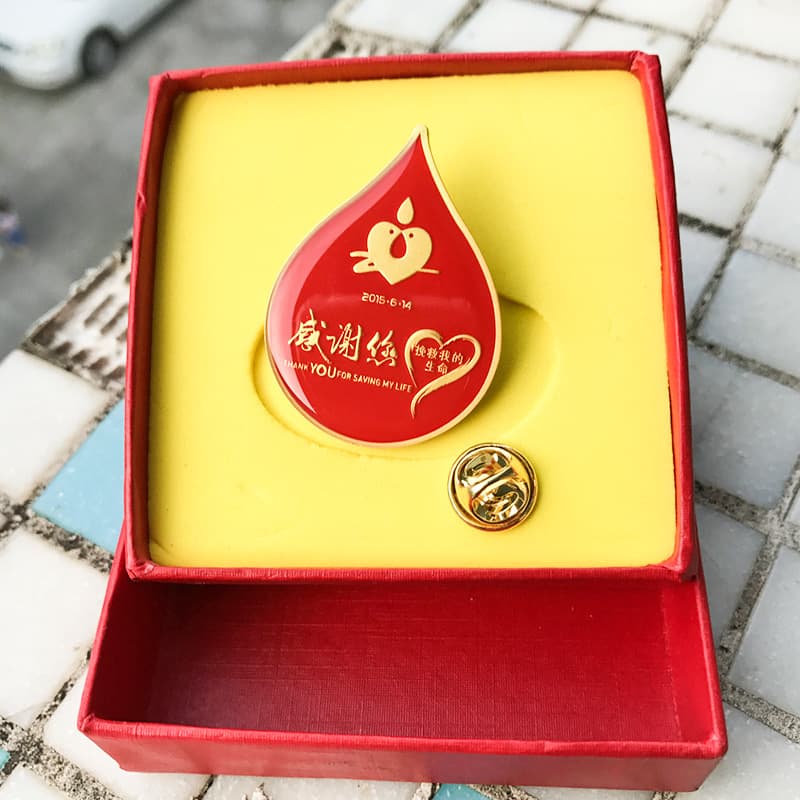Customized blood donation medals Customized Shaoxin blood badges Customized blood drop badges Customized carton badges