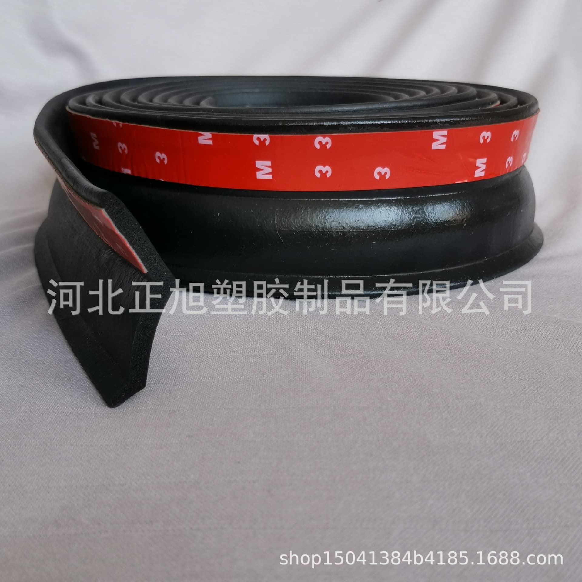 Garage door seal strips, rolling door bottom seal strips, shutter door seal strips, dustproof, windproof, rainproof sealing rubber strips.