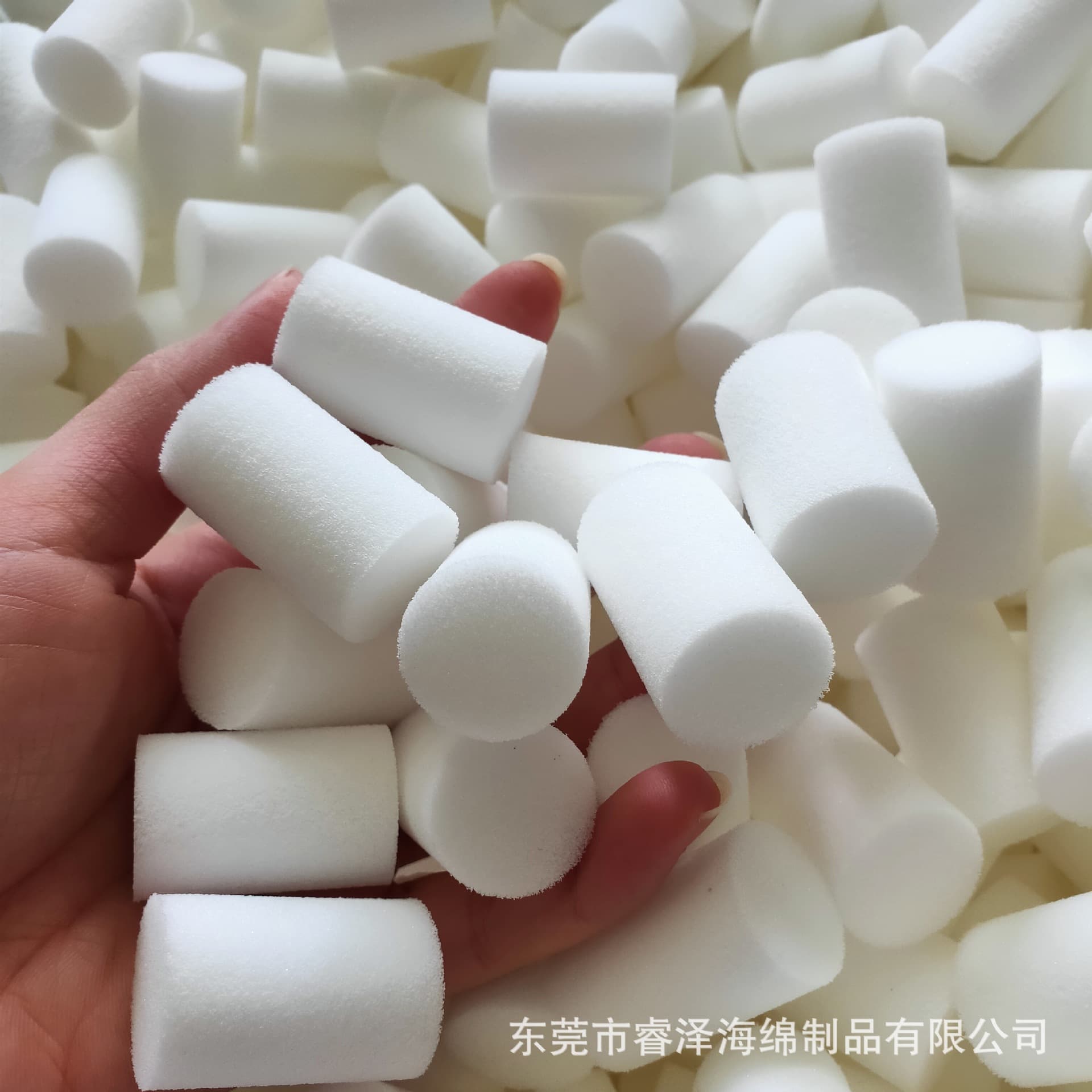 High-density underfloor heating pipe cleaning sponge projectiles, sponge columns, pneumatic guns for cleaning oil pipe inner walls, bullets, sponge balls