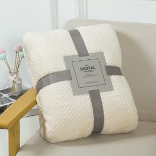 Fleece Blanket Solid Color Flannel Pineapple Pattern Winter Throw Blanket for Sofa, Car, and Nap