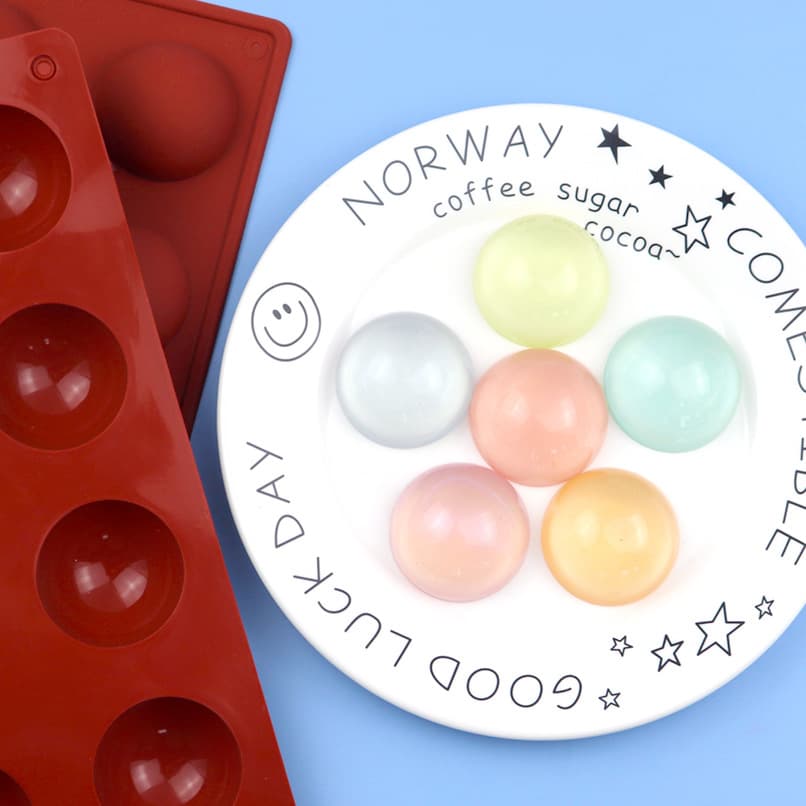 Spot wholesale 8 semicircular mousse silicone molds, French dessert molds, DIY chocolate silicone molds, handmade soap