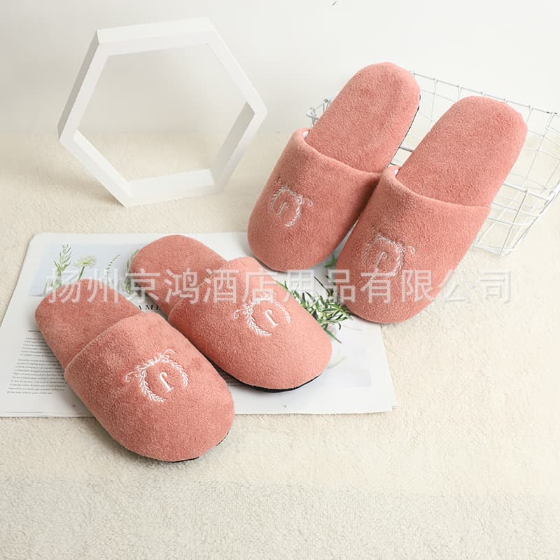 Five-star hotel B&B foreign trade disposable slippers, factory direct sales and retail non-slip bread slippers for couples