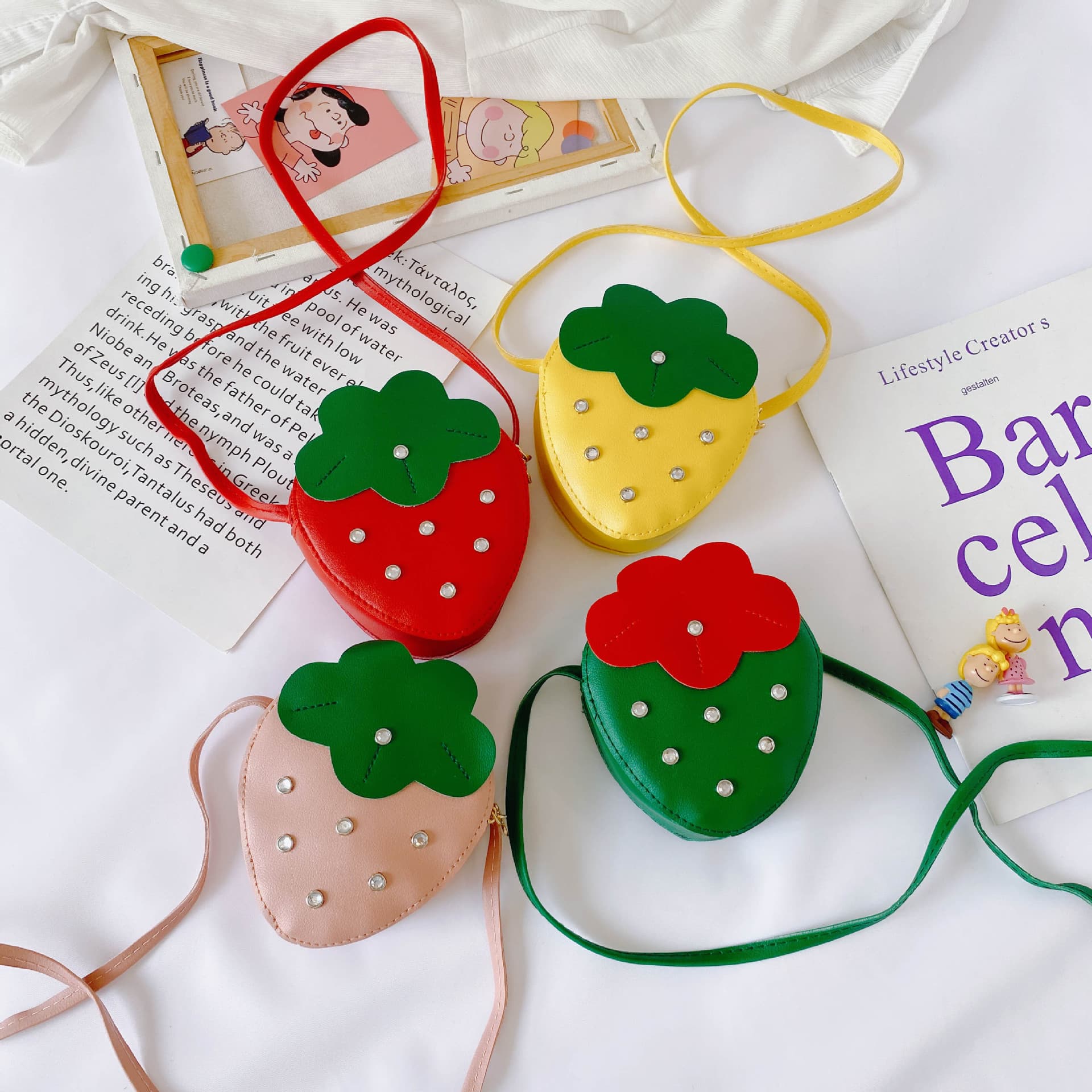 Children's Bags 2024 New Strawberry Bag Fashionable Chain Crossbody Shoulder Bag Cute Princess Girl Small Shoulder Bag