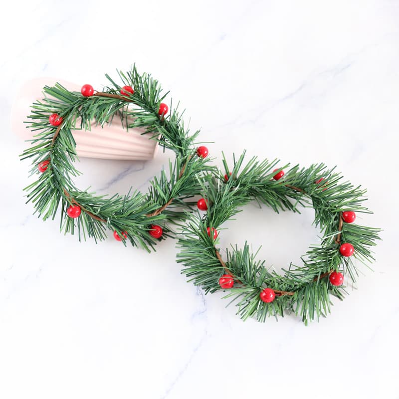 Christmas wreath, artificial candle holder, red berry wreath, grass strips, red berries, pine needles, home decoration, promotional offer.