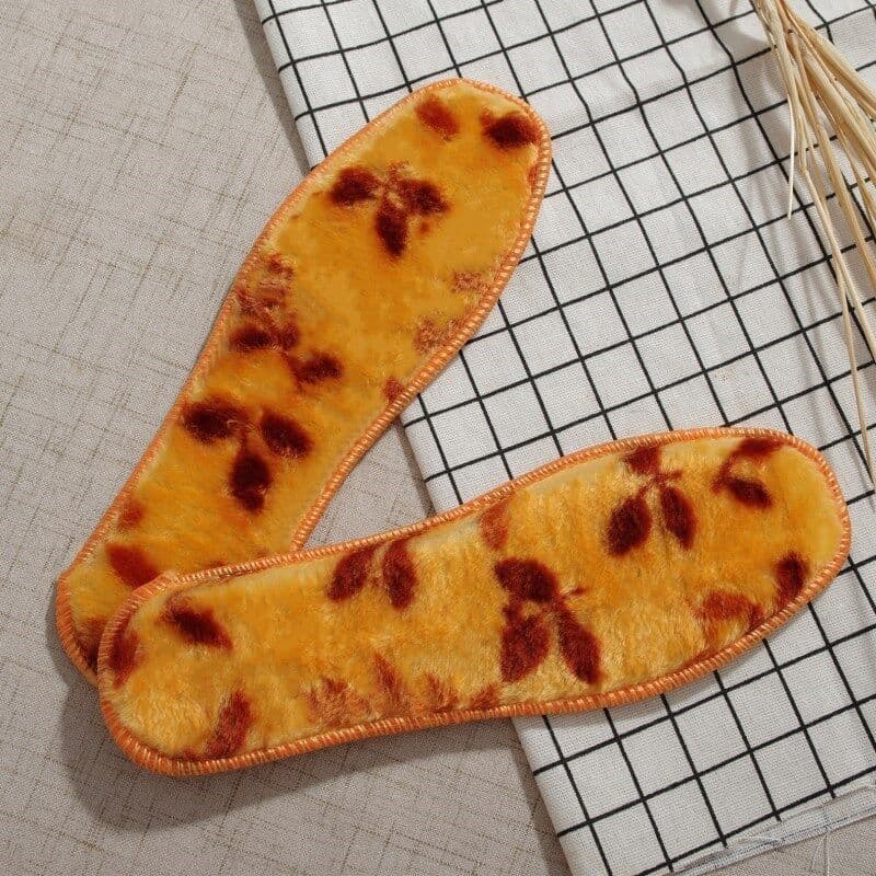 New winter style small leaf wool insoles, warm and thickened cotton insoles, made of leather and fur, for men and women.