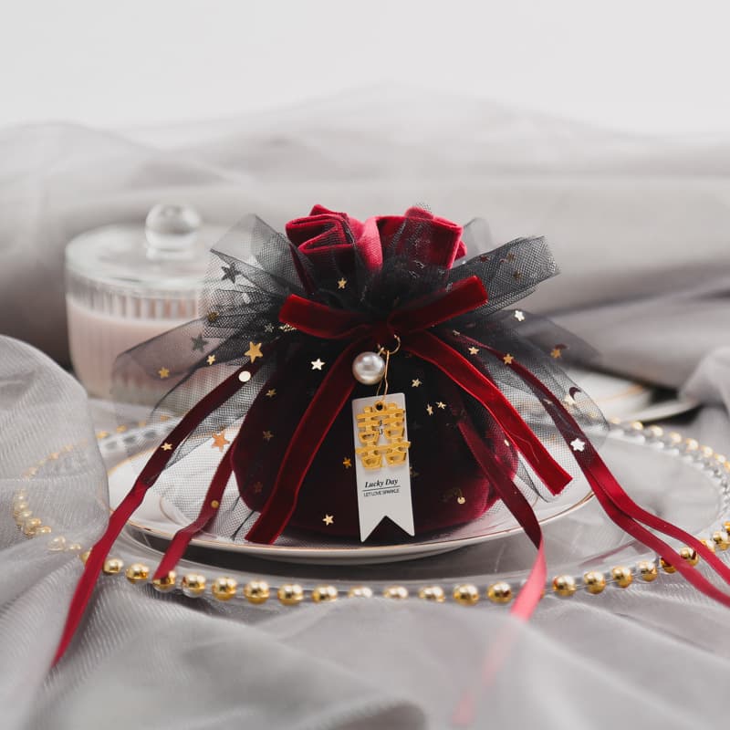 Velvet Wedding Candy Bag European Style Gift Bag with Pearl Decoration for Candy Packaging Wholesale