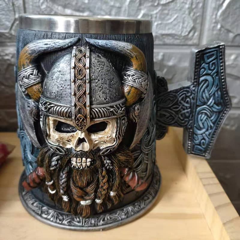 European and American Medieval Pirate Beer Mug Creative Large Capacity Tankard Embossed Stainless Steel Bar Beer Stein