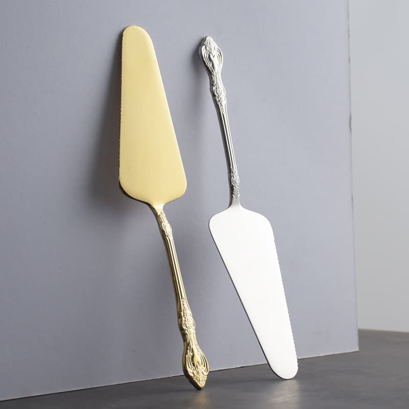 304 Stainless Steel Embossed Handle Cake Slice Knife, Creative Vintage-Style Bread and Pizza Cutter for Home Baking