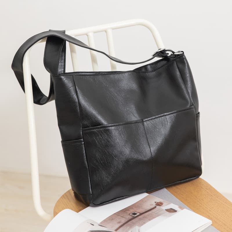 Women's Large Capacity Soft Leather Bucket Bag Crossbody Bag Fashionable Single Shoulder Tote Bag for Autumn Winter