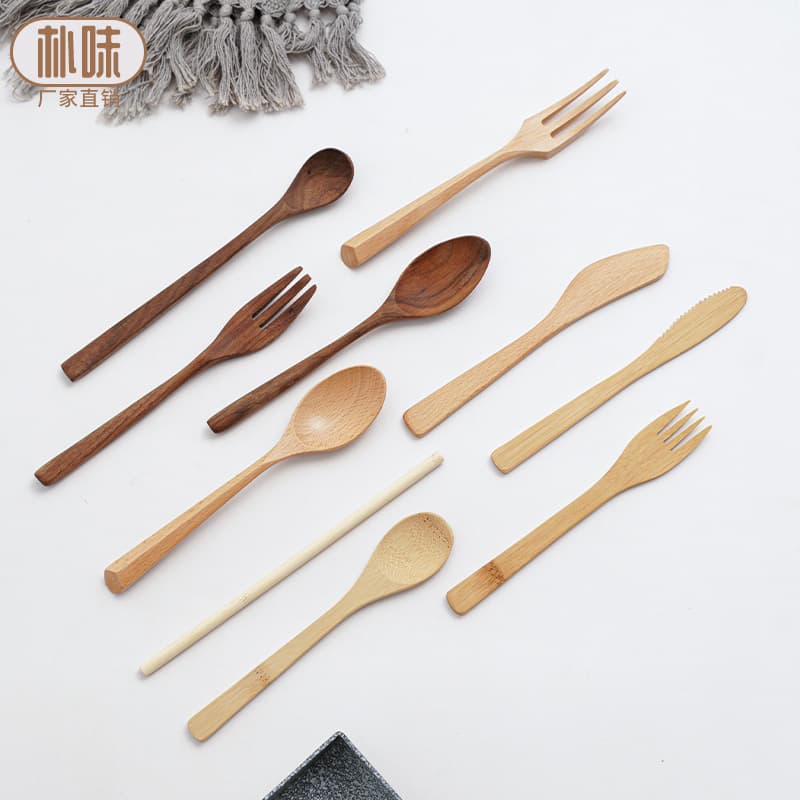 All solid wood tableware set, Western food knife, fork and spoon, three-piece gift set, household portable wooden tableware factory log trend