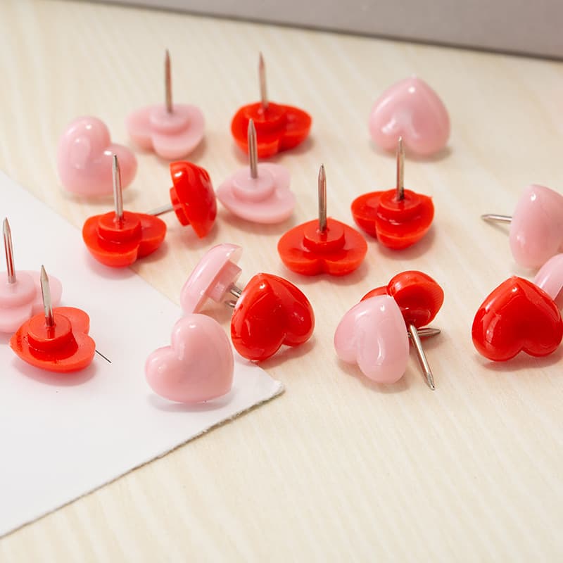 Yiwu Factory I-shaped Tacks, Red Heart-shaped Cork/Plastic Push Pins, Love-shaped Tacks