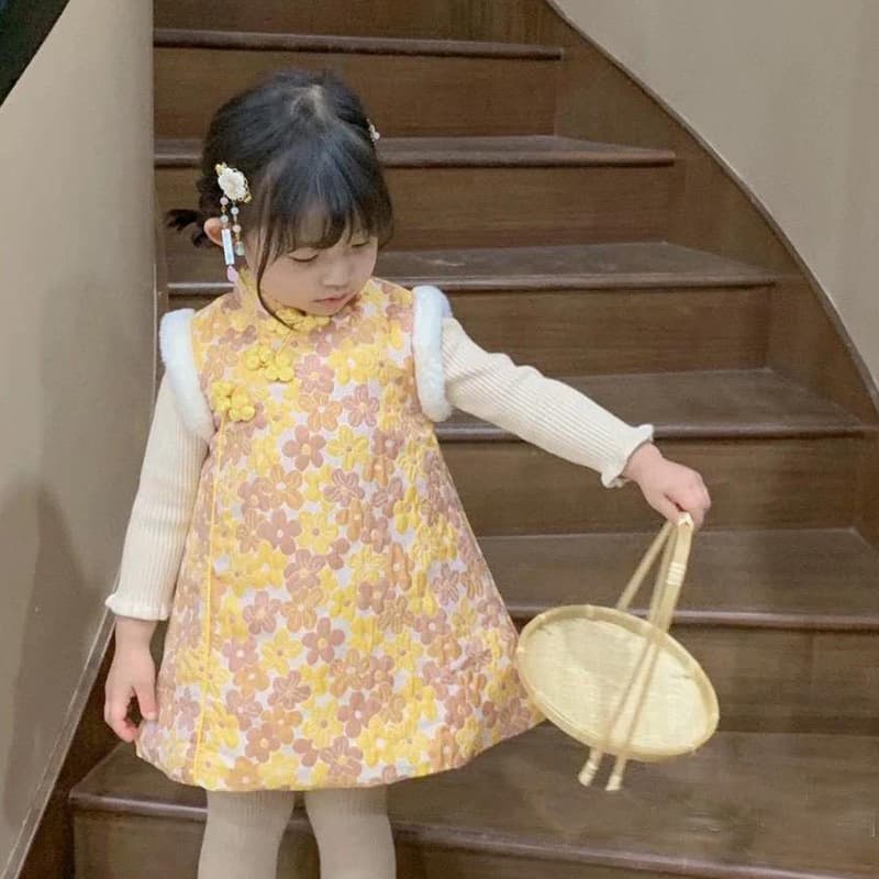 New Year's clothing for girls Tang suit New Year's greetings autumn and winter children's velvet cheongsam dress little girl's Chinese style Hanfu