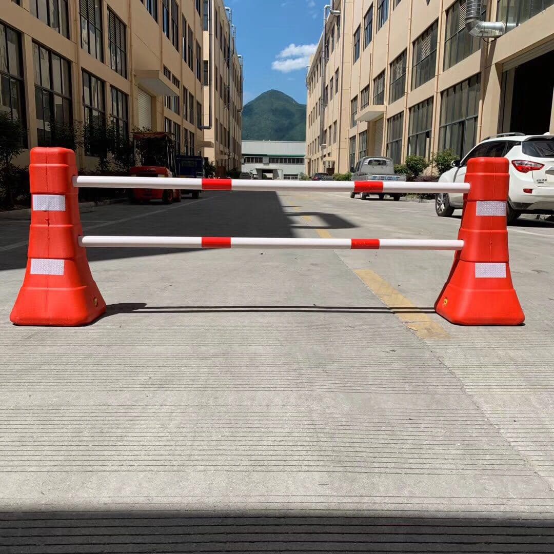 New material three-hole water horse road isolation integrated isolation pier, 2m PVC connecting rod, municipal fence, anti-collision barrel