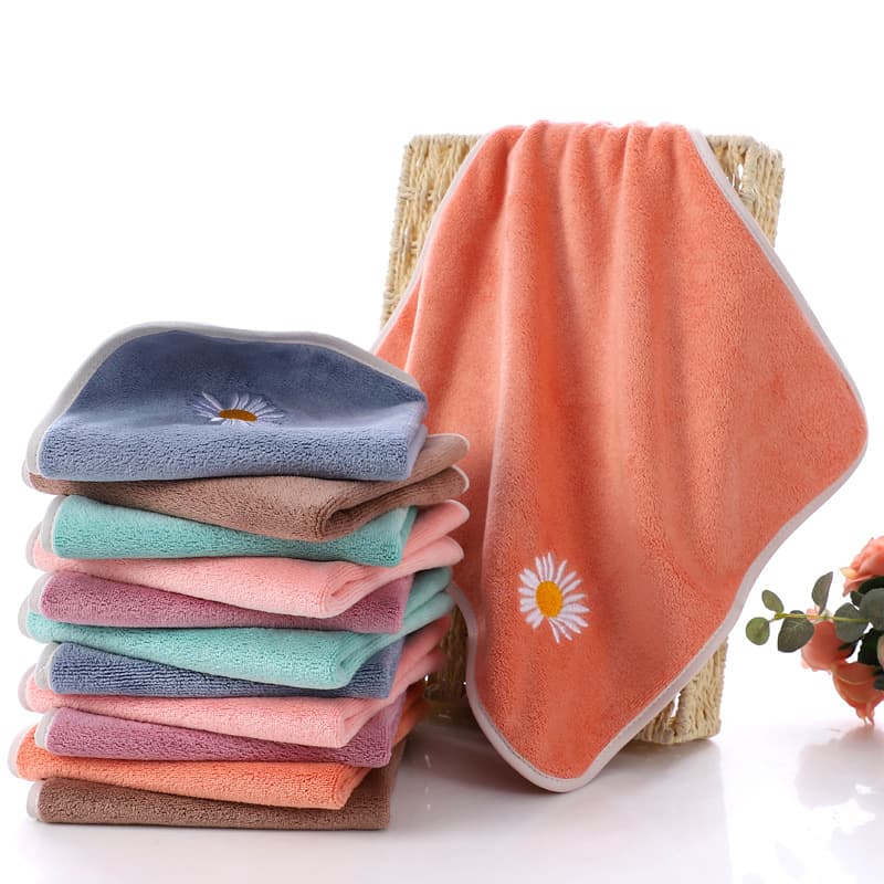 Wholesale Children's Towels Daisy Square Towels Fiber Thickened Absorbent Face Washing Opening Ceremony Gift Small Towel Squares for Car Cleaning