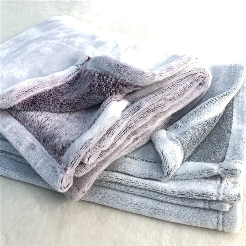 Children's Blanket Gift Small Blanket Pet Blanket Pet Bed Mat Knee Blanket Shoulder Blanket Multi-Functional Small Blanket