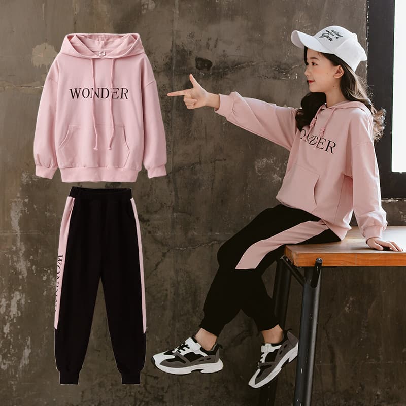 Girls spring clothing set 2026 new children's internet celebrity fashionable girls spring and autumn sports fashionable middle and large children's clothing trend