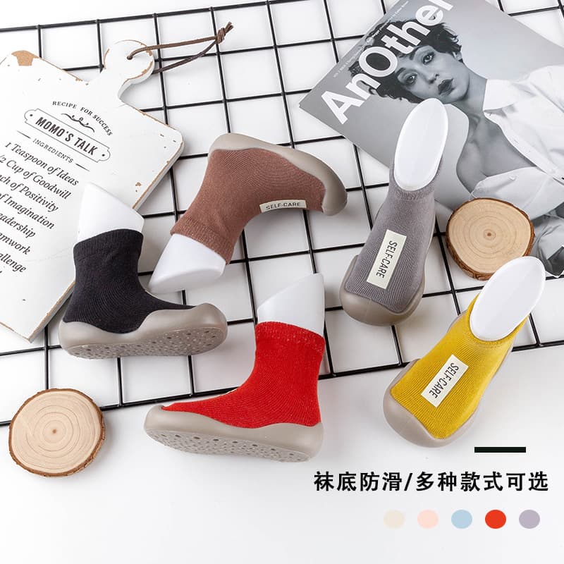 Small wholesale new baby infant toddler walking shoes early education cloth tag indoor floor non-slip socks