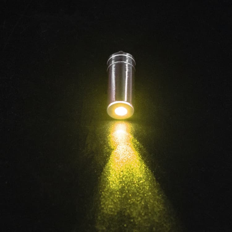 Crystal Carved LED Light Keychain Flashlight Style Luminous Internal Sculpture Metal Material Gift for Birthday Wedding
