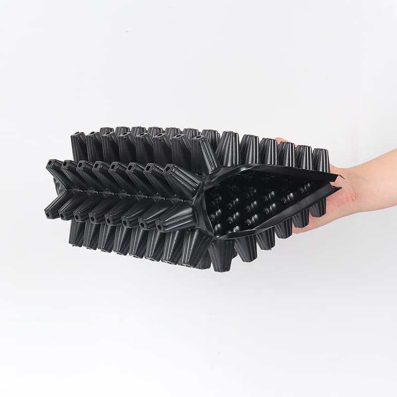 Vegetable multi-sprouting seedling plug tray porous forest tree thickened black seedling plug tray 128 holes seedling plug tray