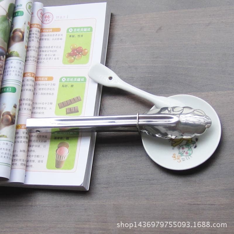 Factory direct sales and wholesale of 9-inch stainless steel plum blossom food tongs, barbecue food and steak tongs, kitchen tableware.