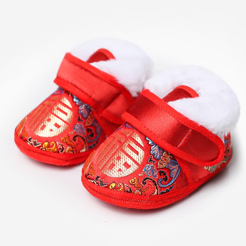 New winter baby Tang-style cotton shoes, traditional Chinese style, perfect for first birthdays and 100 days, tiger-head cloth shoes, infant preschool walking shoes with fleece lining.