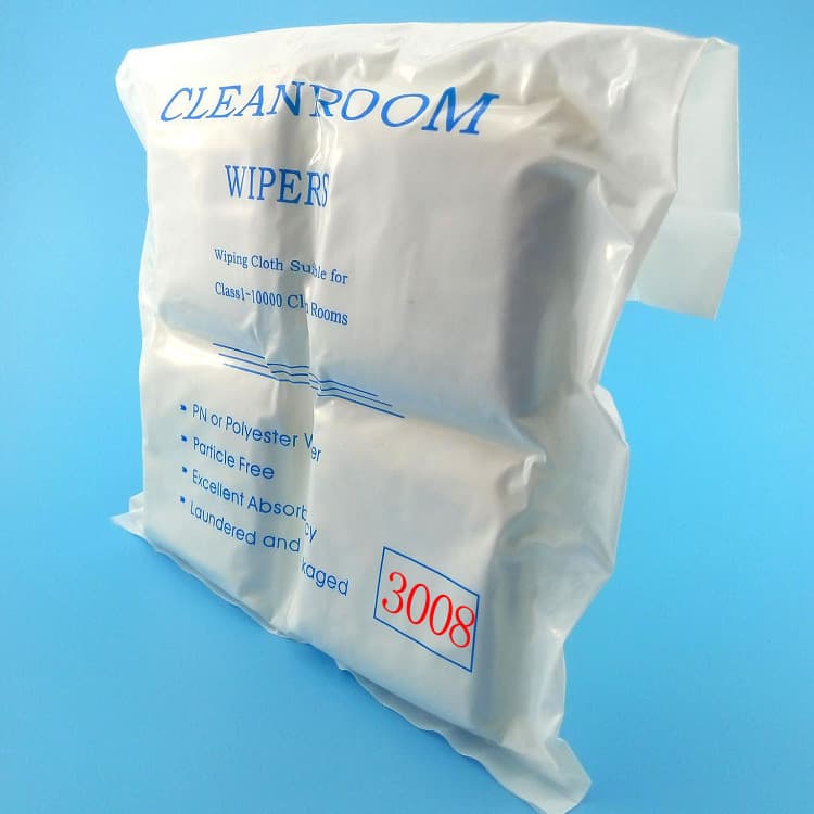 Wholesale 4*4 ultra-fine 3008 lint-free polyester fiber cleanroom wipes for cleaning lenses, electronic devices, and mobile phones.