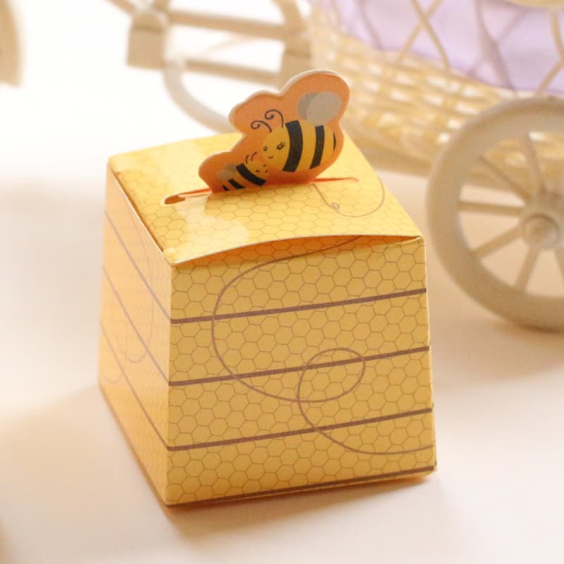 European-style Little Bee Candy Box, Bee Folding Paper Box, Chocolate Gift Packaging Box, Baking Paper Box