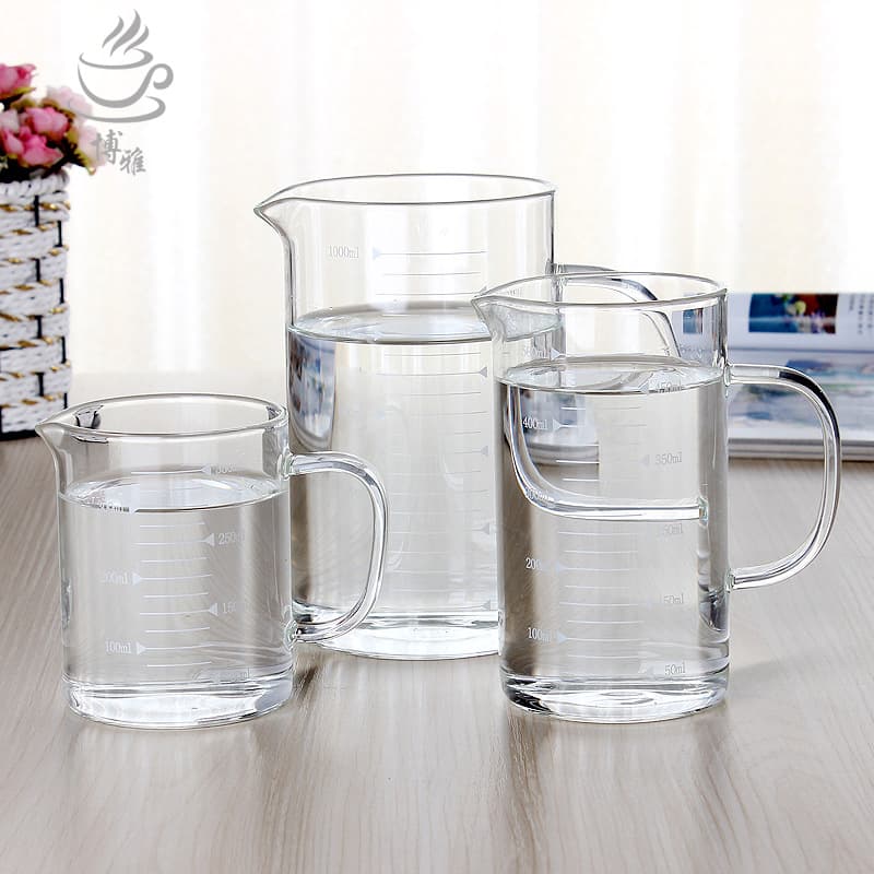 Thickened High Borosilicate Glass Graduated Cup for Baking Kitchen Use Large Capacity Water Cup Resistant to High Temperatures