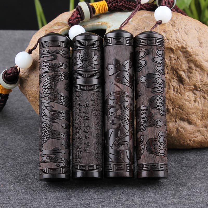 Snuff bottles, agarwood tobacco tubes, spice jars, ebony solid wood carvings, foreign affairs and travel gifts wholesale