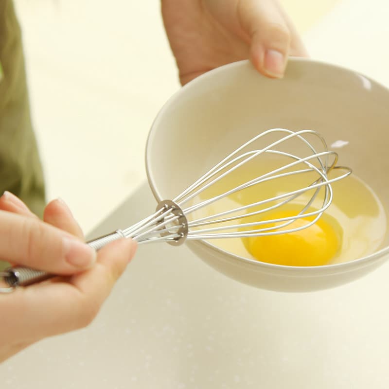 Manual egg beater for kitchen use, household butter and dough mixer, cake and baking egg whisk wholesale.