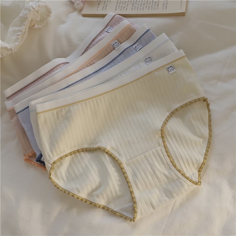 Wholesale simple Japanese style solid color pure cotton panties women mid-waist large size cute comfortable cotton student young women panties