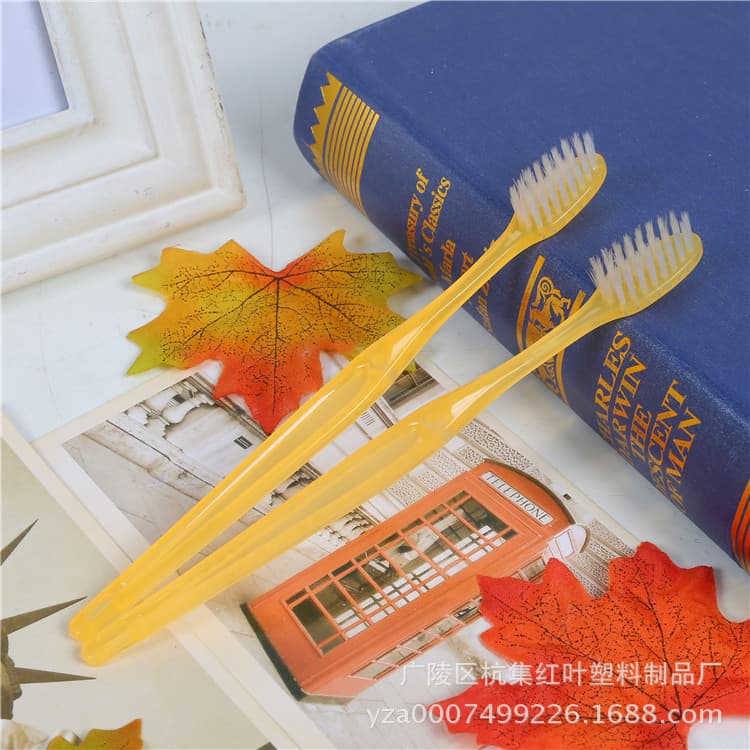 In-stock themed hotel toothbrush and toothpaste sets, disposable hotel toothbrush and toothpaste sets, premium quality.