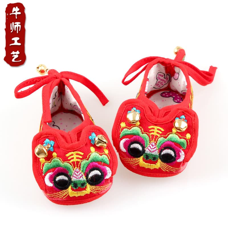 Cat and tiger head shoes for babies' 100-day and 1-year celebrations, embroidered tiger shoes, baby's first birthday celebration props, embroidered soft-soled cloth shoes